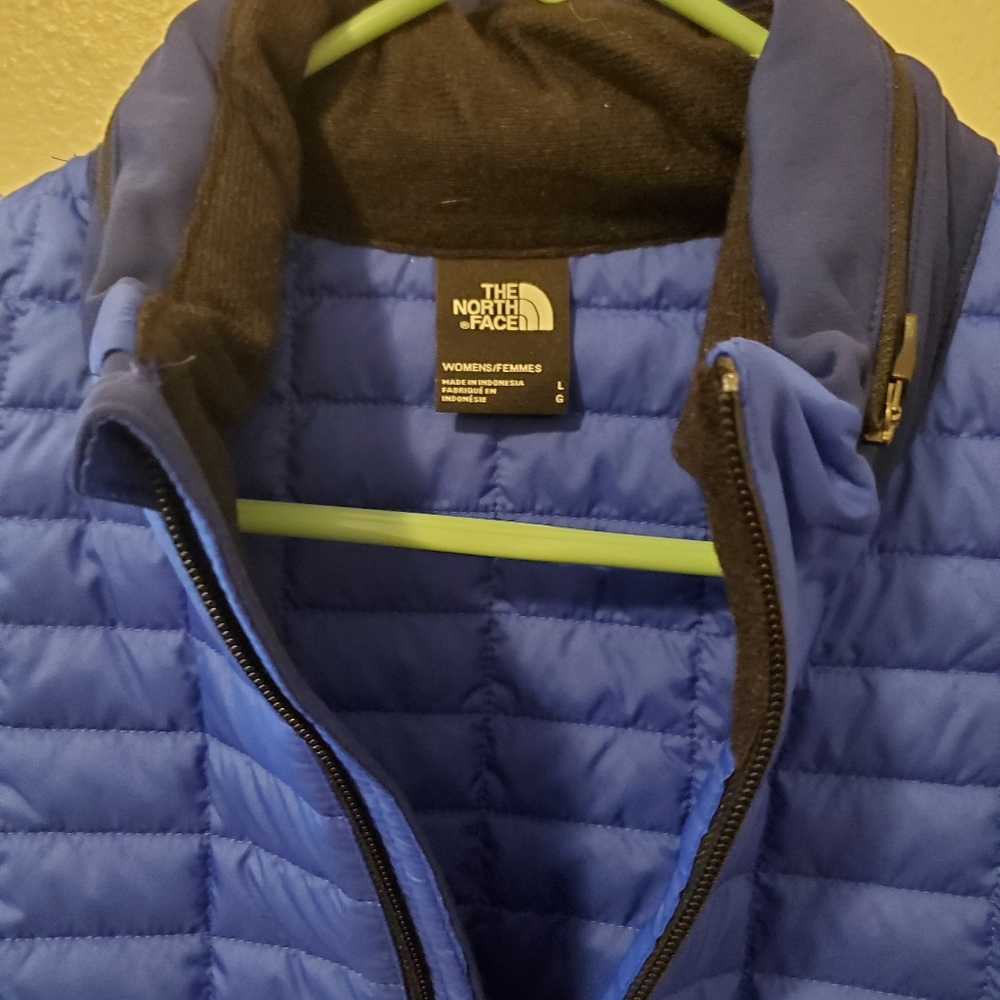 The north face themoball hybrid vest